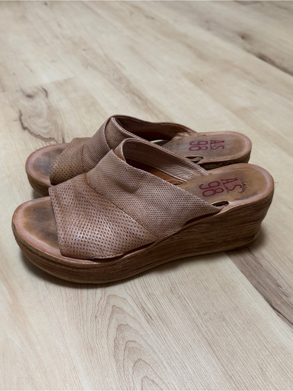 A.S. 98 clog